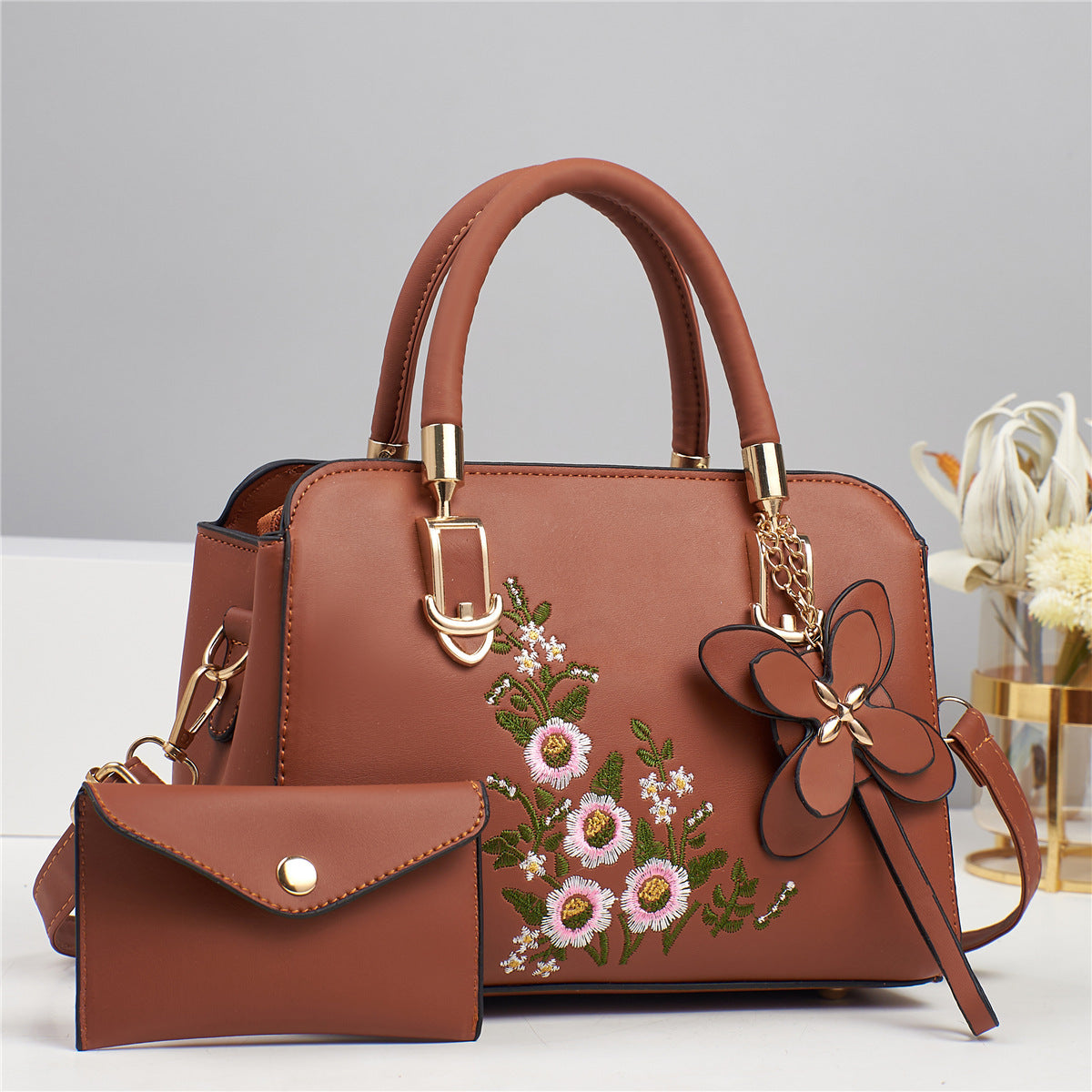 Bolso con monedero pequeño