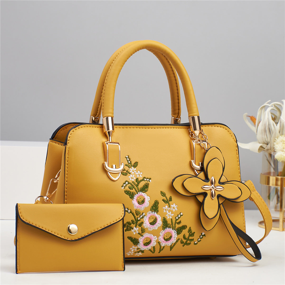 Bolso con monedero pequeño