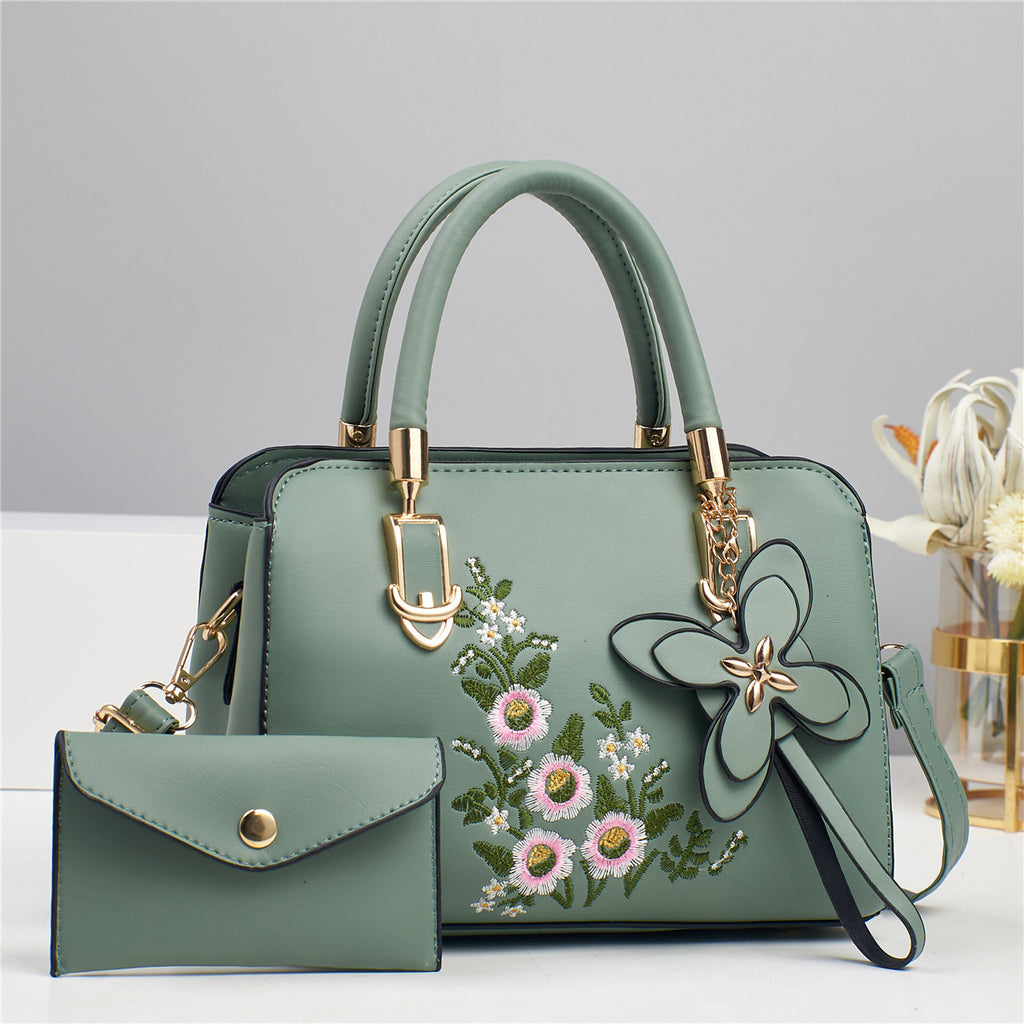 Bolso con monedero pequeño