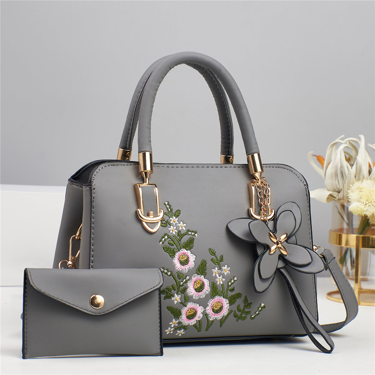 Bolso con monedero pequeño